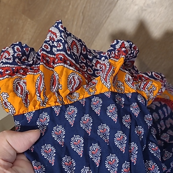 Border print blouse with ruffled sleeves - Picture 2 of 3